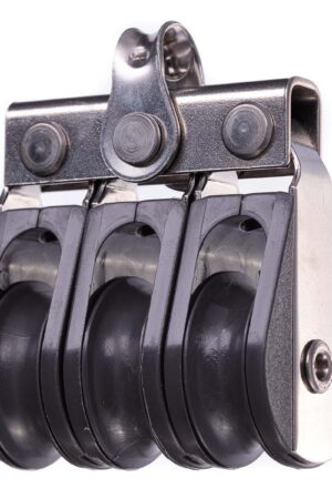 28 Nova Triple fixed shackle (Pk Size: 1)